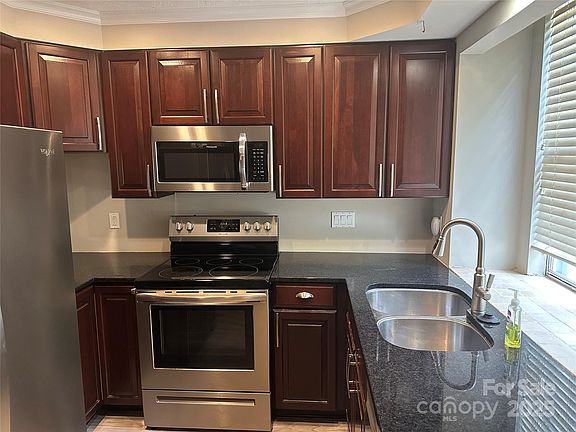 5th image of 2958 Iron Gate Ln