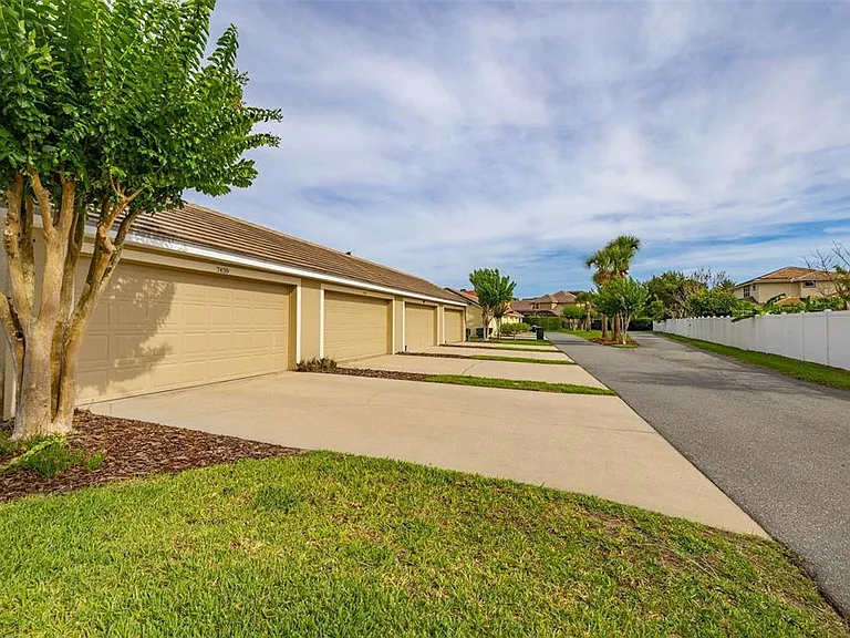 7435 Ripplepointe Way — Photo 45