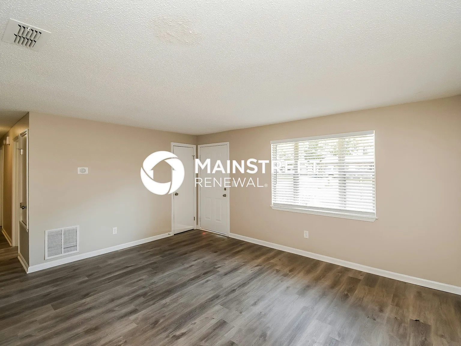 1448 Raven Dr S — Photo 2