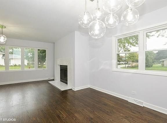 4th image of 2169 N Westmoreland Dr