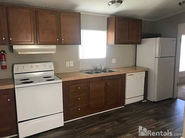 2nd image of 206 Fleetwood Dr