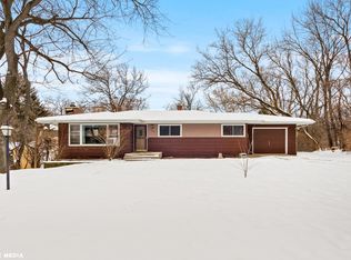 205 Coventry Ave, Spring Grove, IL 60081