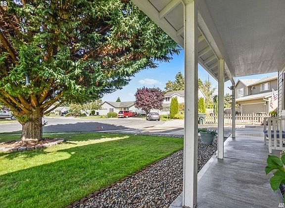 4th image of 121 Wilshire Way