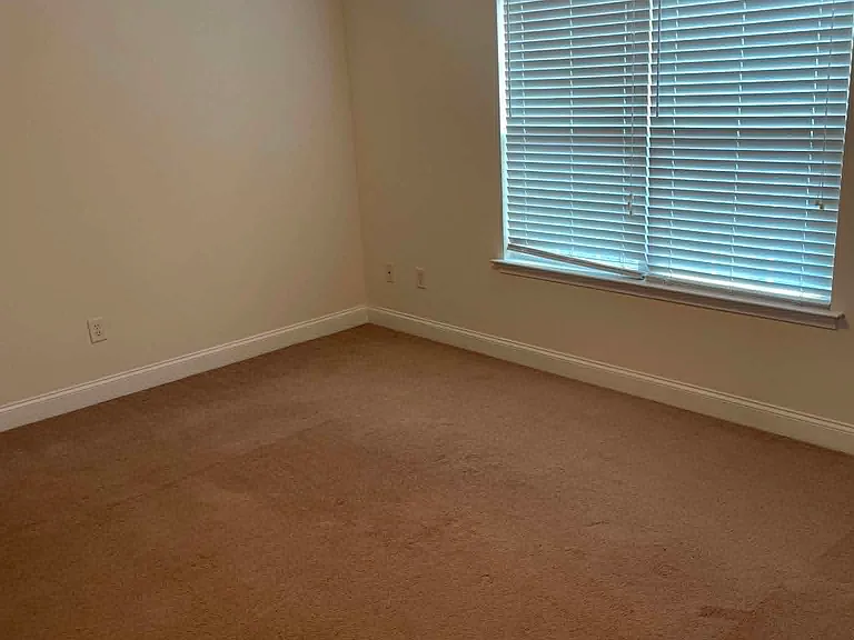 74 Wanda Dr #2 — Photo 9