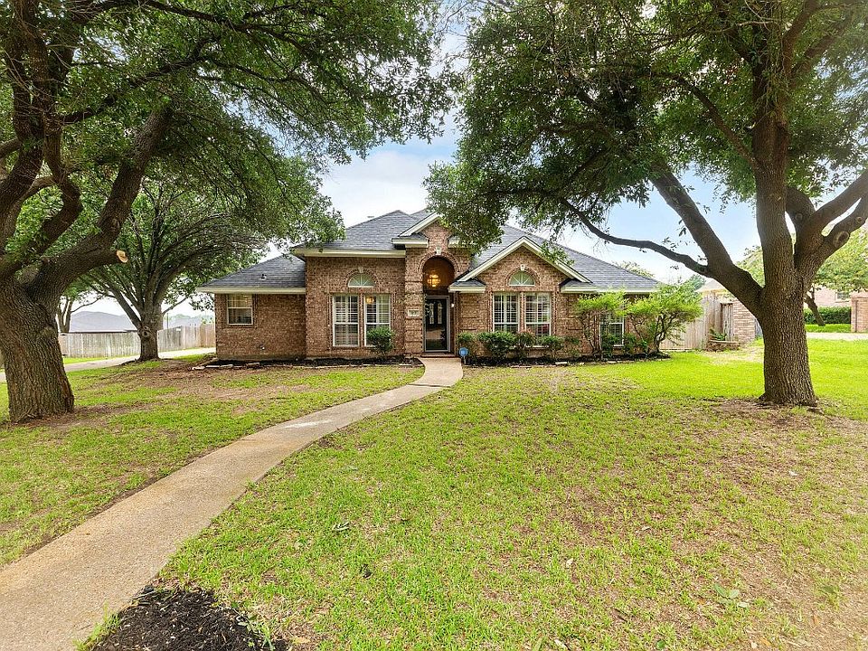 1st image of 113 Chaparral Dr