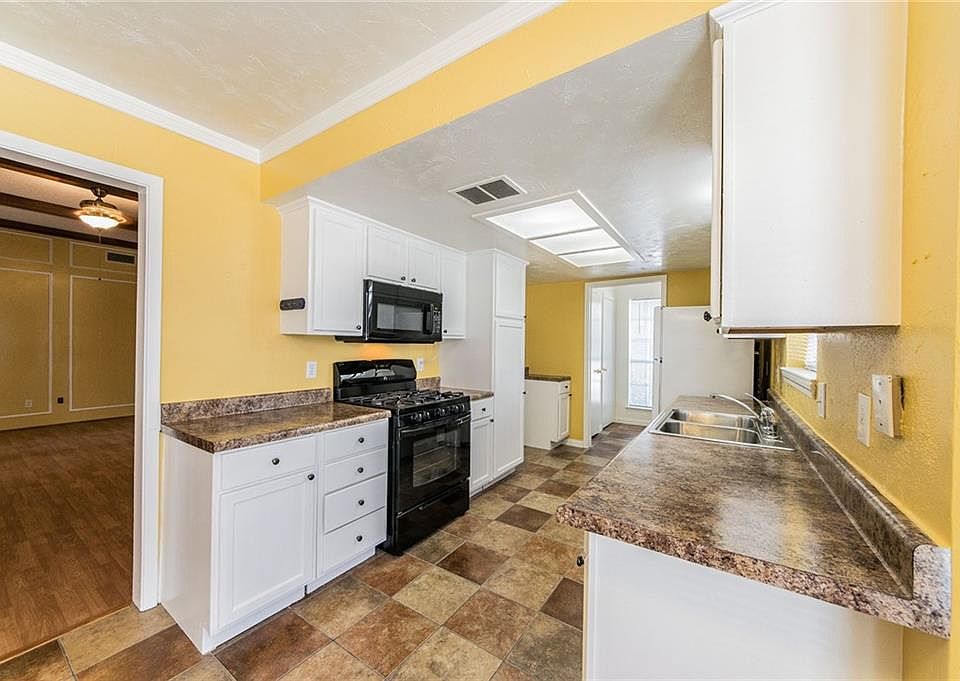 1st image of 4501 Burdock Dr
