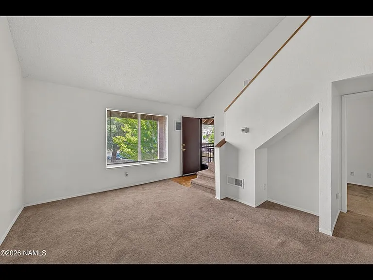 1200 S Riordan Ranch St — Photo 4
