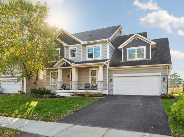 1083 Rosemary Cir, Chaska, MN 55318