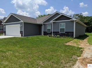 214 E Colony St, Clinton, MO 64735