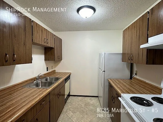 Building Photo - 8385 Marigold St #5