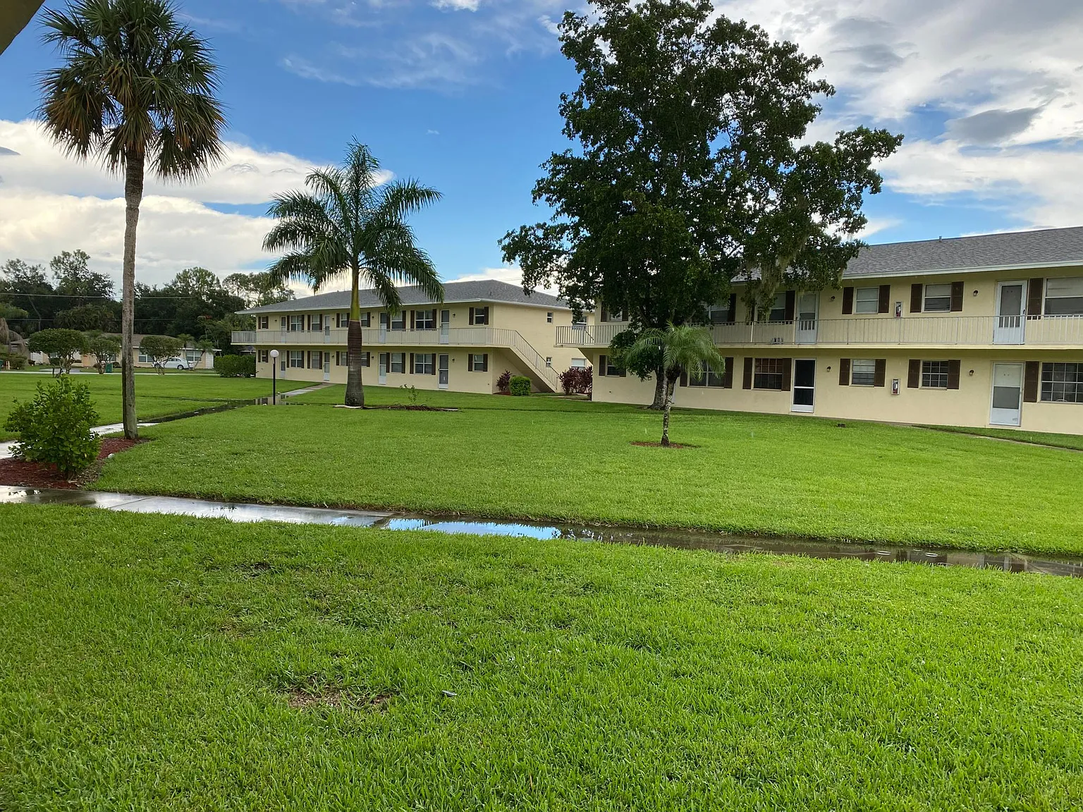 2 bed, 800 sqft, $1,450 — Photo 1