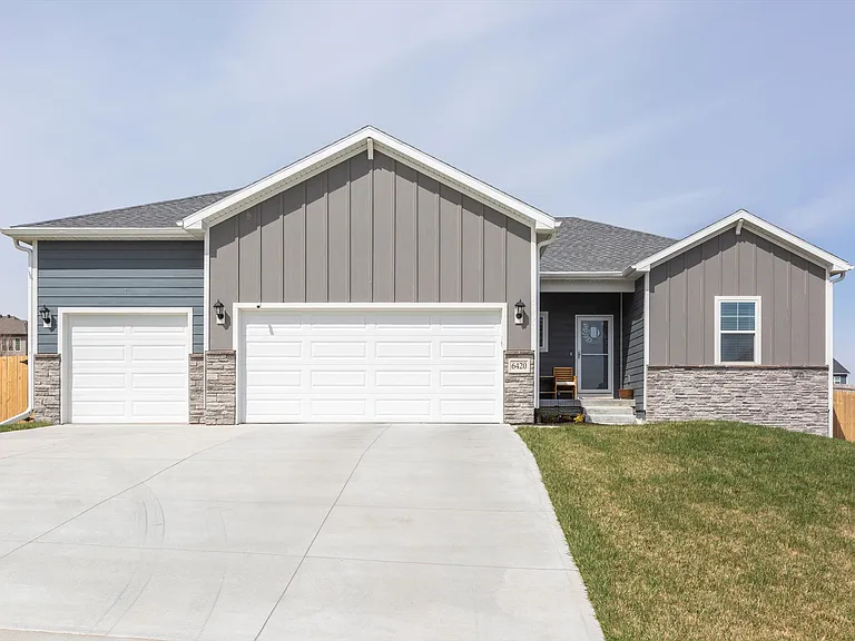 6420 Kyla Dr — Photo 1