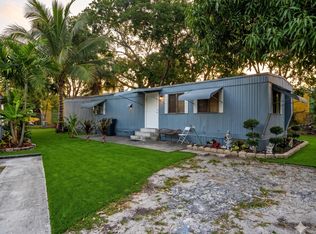 3 Ferne Ln, Lake Worth, FL 33467