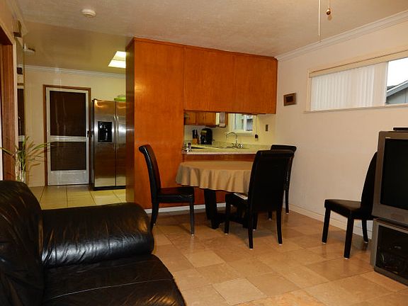 5th image of 1387 Dornoch Ave