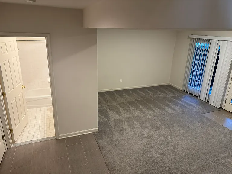 2743 Manhattan Pl — Photo 21
