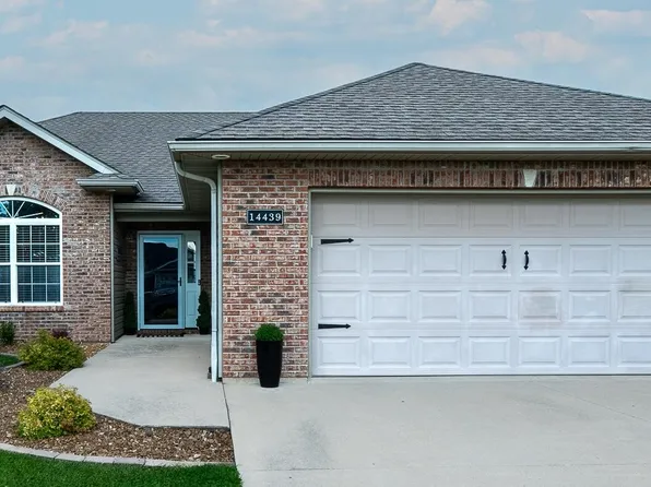 14439 Monarch Dr, Hallsville, MO 65255
