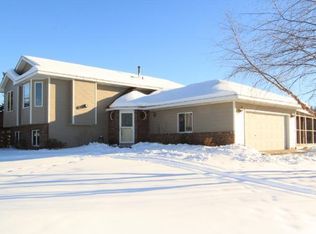 6407 258th St, Wyoming, MN 55092