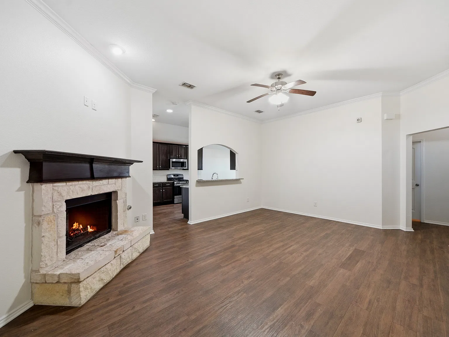 4 bed, 1617 sqft, $2,195 — Photo 2
