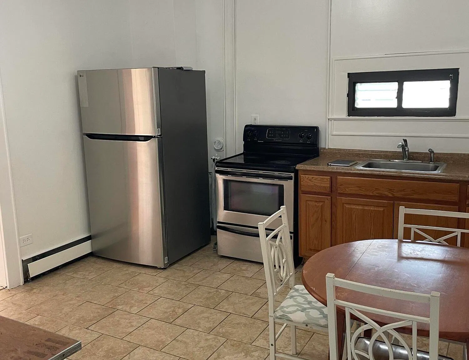 2 bed, 1.0 bath, 800 sqft, $1,150 — Photo 1