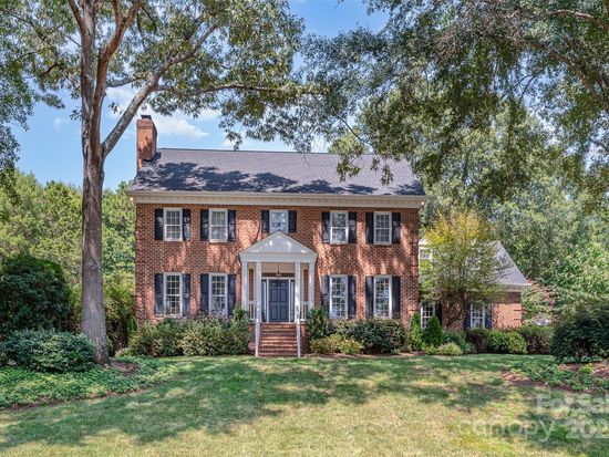 7301 Saint Clair Dr, Charlotte, NC 28270
