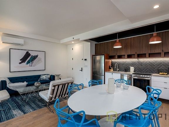 3rd image of 822 Lexington Ave #405