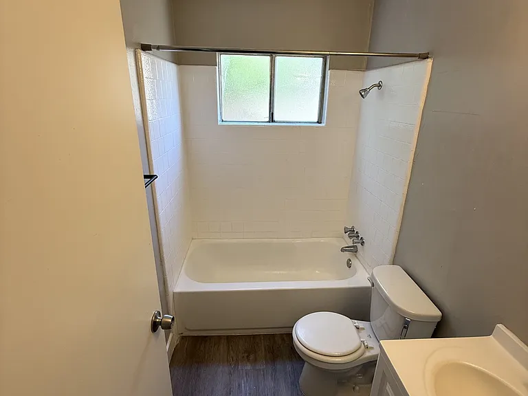117 Woodrow Ave #B — Photo 7