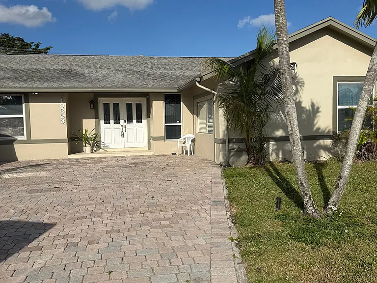 19323 Carolina Cir — Photo 1