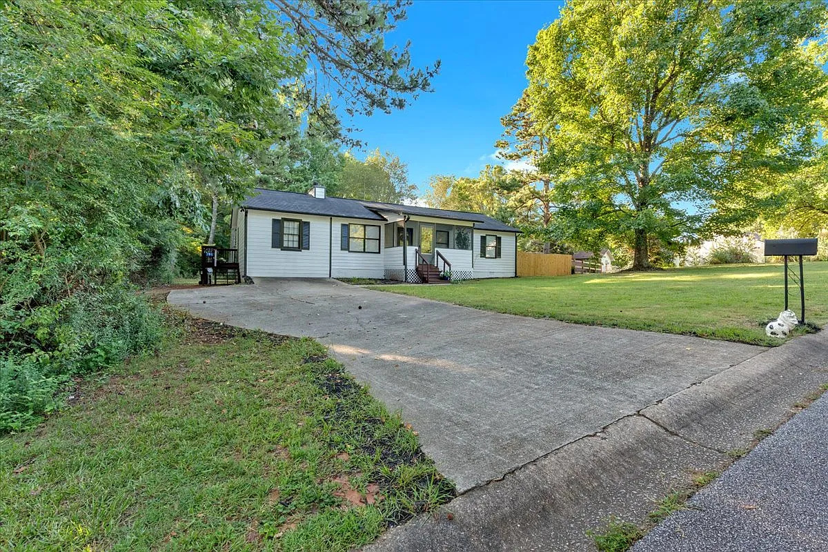 4 bed, 1536 sqft, $2,200 — Photo 3