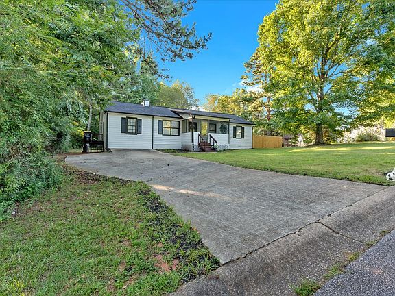 3rd image of 54 Mildred Ct