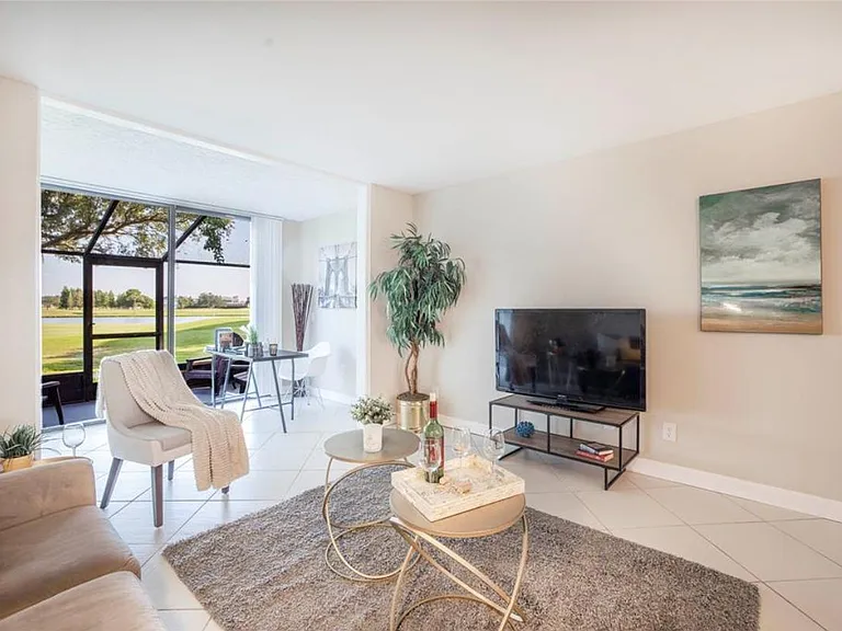 2049 Skimmer Ct W — Photo 17