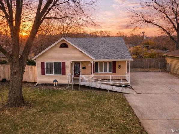 11788 Syracuse St, Taylor, MI 48180