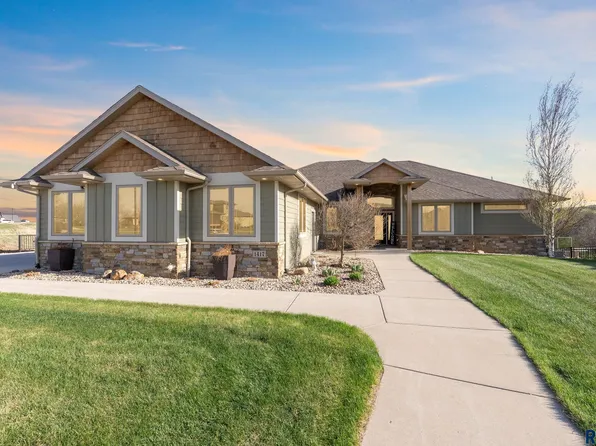 1417 S Sugar Maple Dr, Sioux Falls, SD 57110