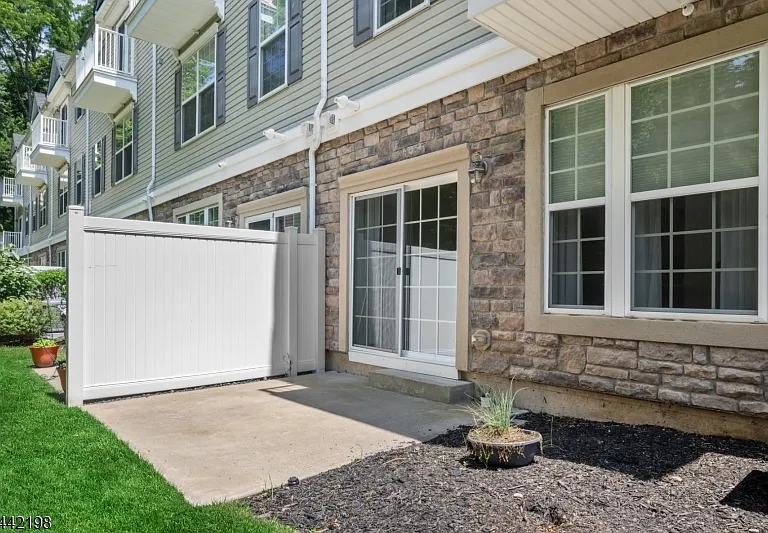 101 Birch Ct — Photo 32