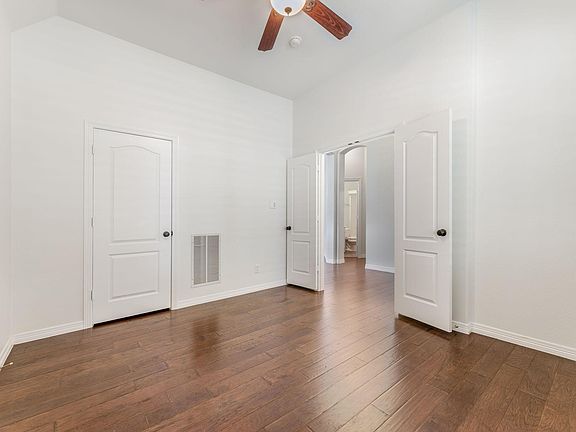 5th image of 8628 Summer Tree Ln