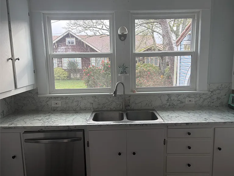 709 2nd Ave #A — Photo 11