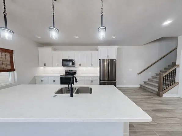 730 Compass Loop, Bismarck, ND 58504