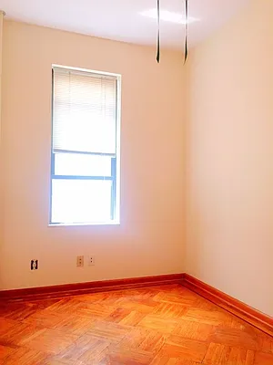 Rented by Rapid Realty Cobble Hill | media 38