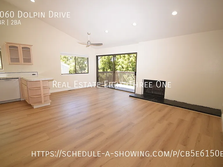 2060 Dolphin Dr — Photo 3