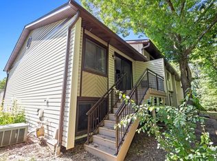 13437 Heather Hills Dr, Burnsville, MN 55337