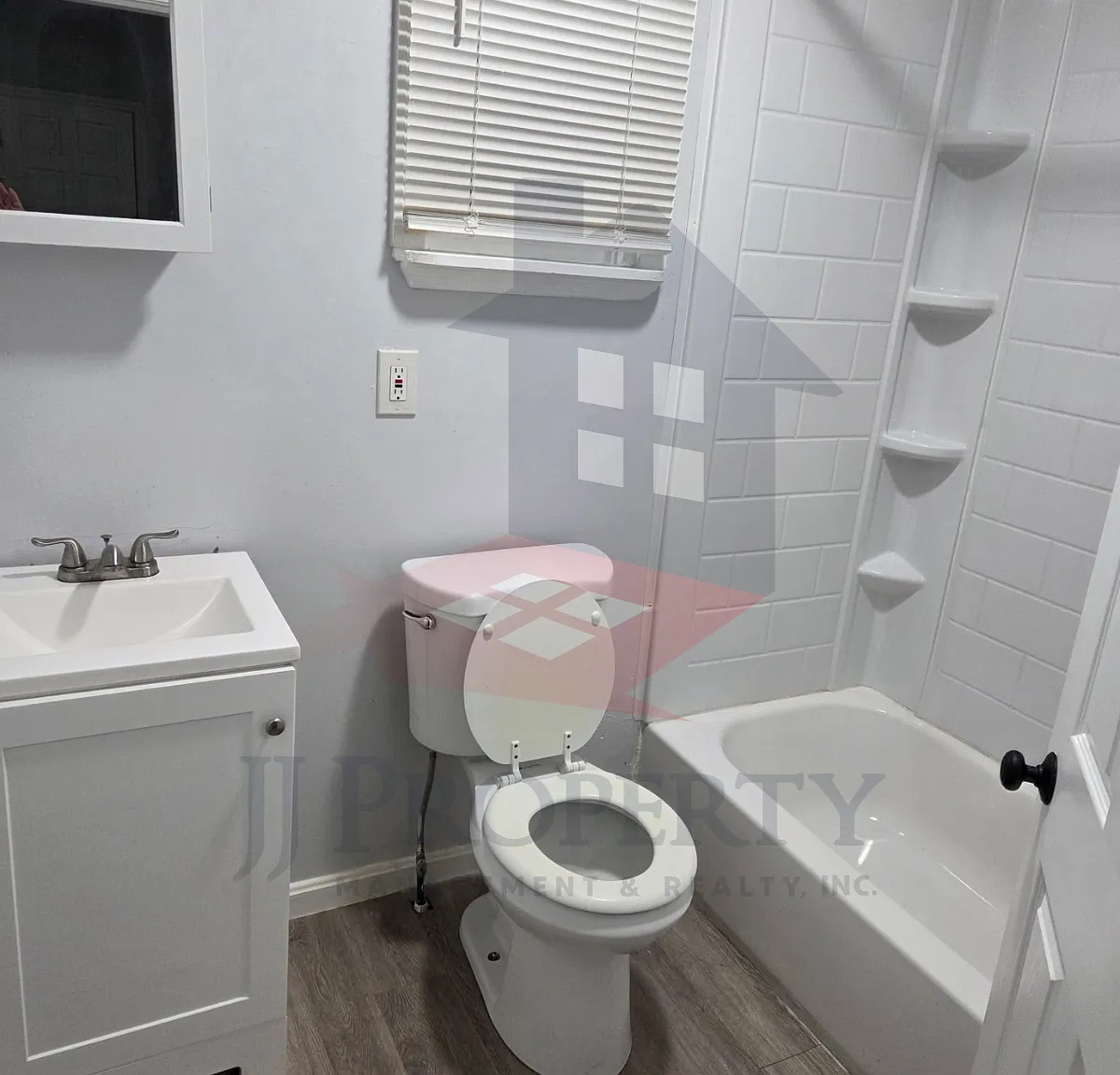 2 bed, $1,600 — Photo 4