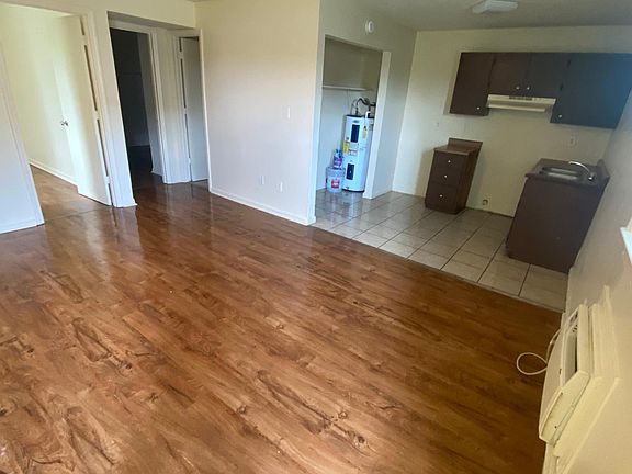 4th image of 303 Turpin Dr