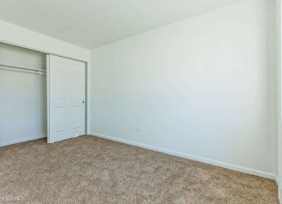 10 W 137th St Apartments Chicago Bedroom_04