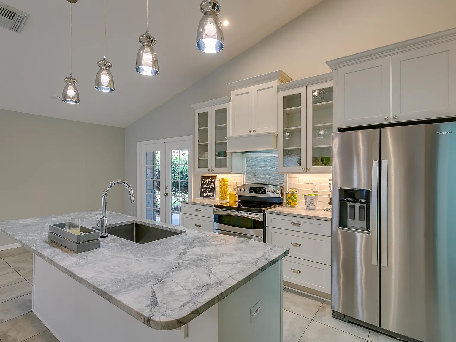 4 bed, 2294 sqft, $3,500 — Photo 2