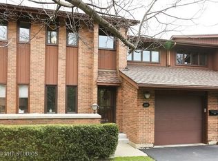 1205 Beau Dr, Park Ridge, IL 60068