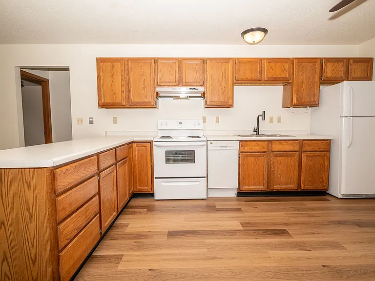 Northtowne Apartments — Photo 11