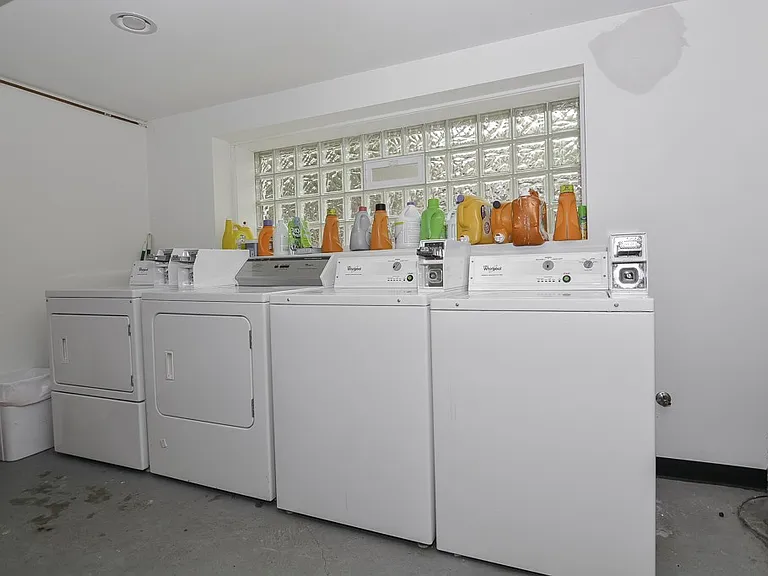 2101 W Fletcher St #1 — Photo 19
