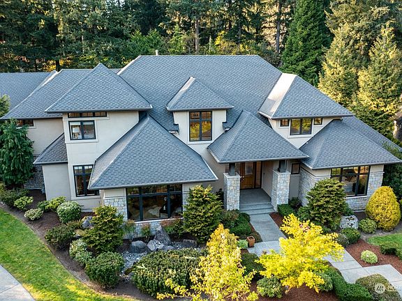 2nd image of 3850 134th Avenue NE