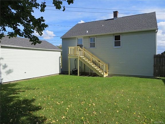 2nd image of 758 Niagara Falls Blvd