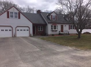 13 Farm St, Blackstone, MA 01504