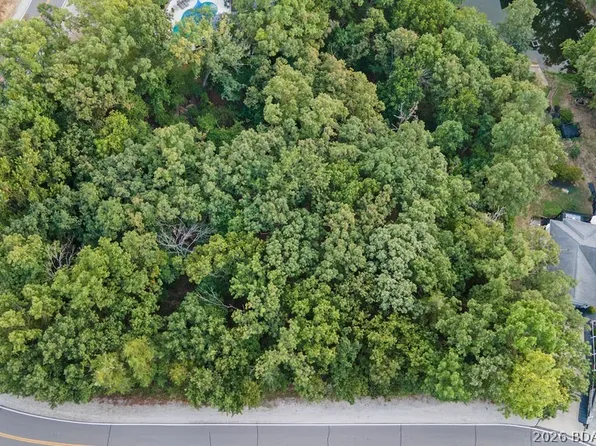 27 Regency Cove Dr, Lake Ozark, MO 65049